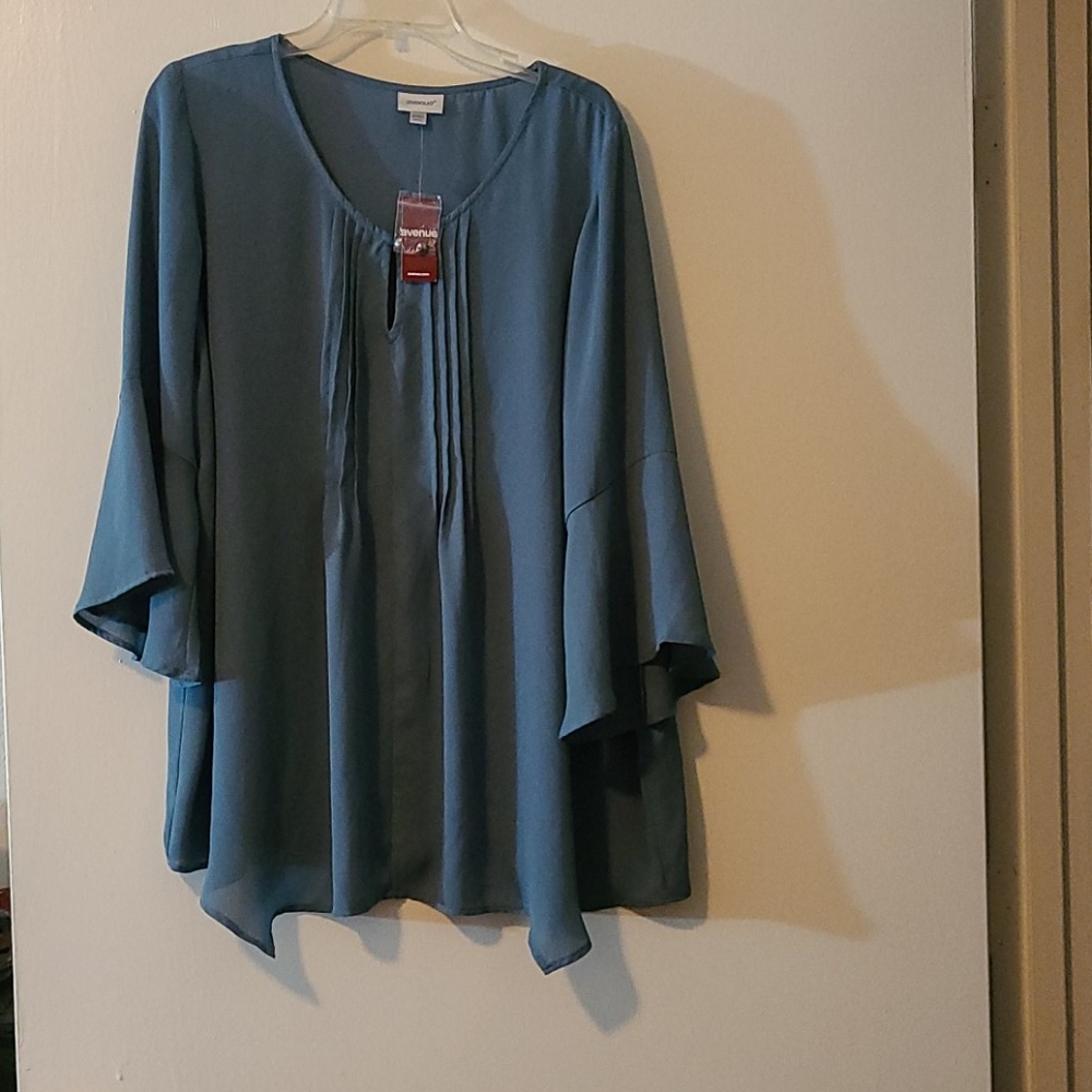 Green 3/4 Bell Sleeved Blouse